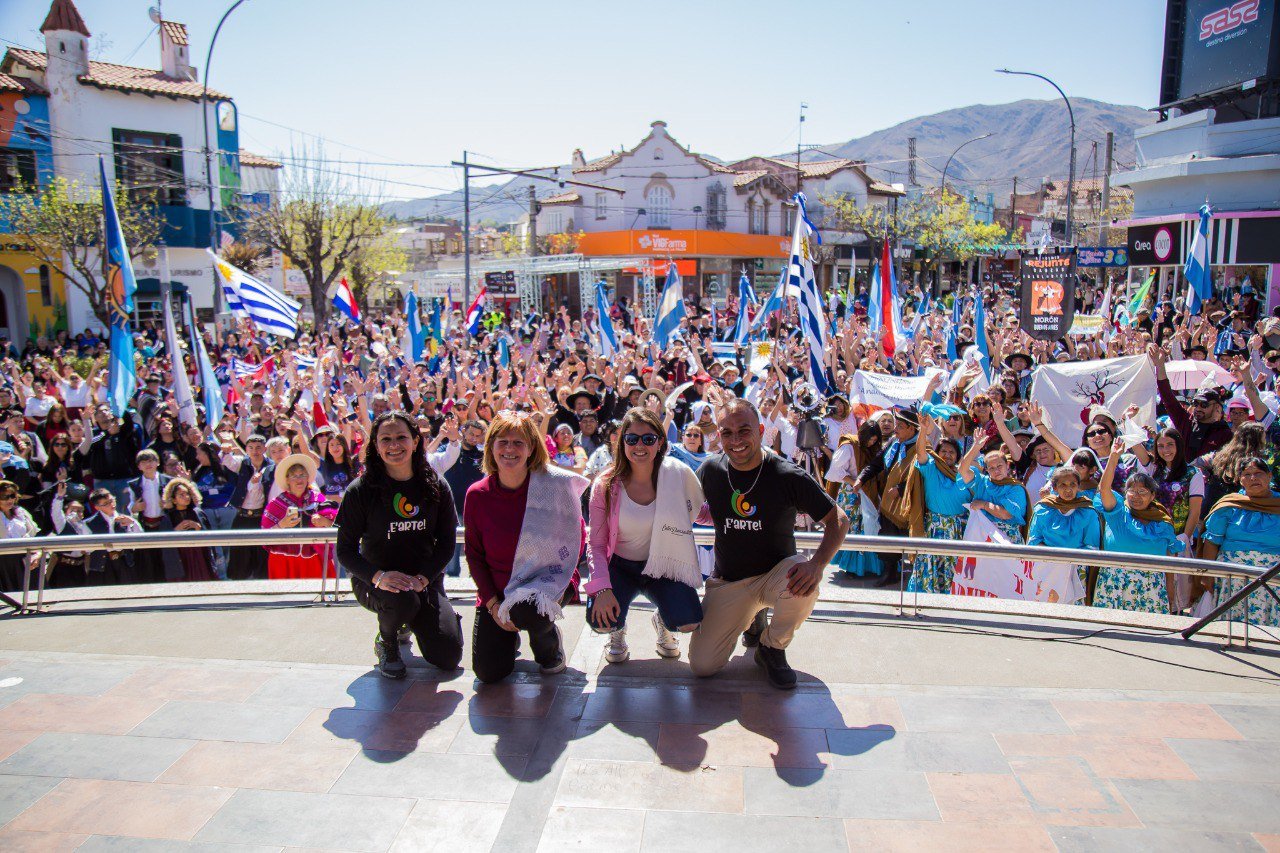 El Universo photo 5129925044926000957 y